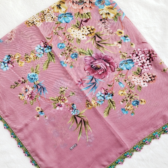 Exotic Handmade Needle Lace Scarf - Picture 2 of 4